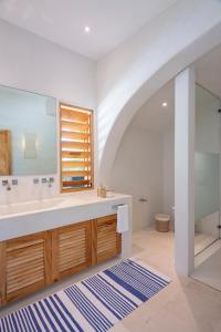 Bilik mandi di Casa Palomir