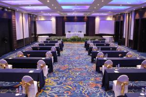 Zona business o sala conferenze di AKAR Hotels & Resort Lampung