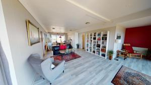 Kleifar: Ocean View Apartment的休息区