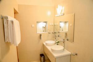 Bagno di Alben Castle Glenfall
