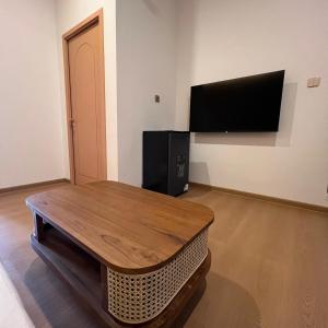 Μια τηλεόραση ή/και κέντρο ψυχαγωγίας στο Casabella Homestay 206 Batam Penuin