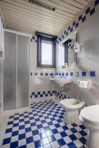 Ένα μπάνιο στο iH Hotels Padova Admiral