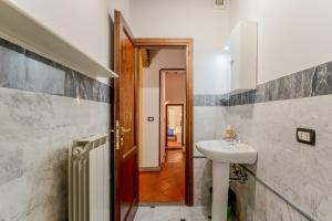 Kúpeľňa v ubytovaní Heart of Florence - San Lorenzo Lovely Apartment