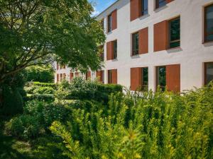 Zahrada ubytování ibis Styles Dijon Sud Domaine De Beauregard 21600 Longvic