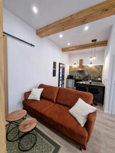 Η κουζίνα ή μικρή κουζίνα στο Biały Kruk Apartamenty vis-a-vis Jasnej Góry 2b