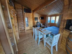 Μια τηλεόραση ή/και κέντρο ψυχαγωγίας στο Kleines Chalet im Vorfläming