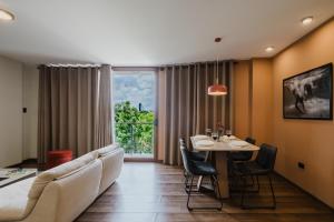 Χώρος καθιστικού στο Eclectic Retreat