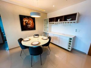 Foto sihtkohas Ubatuba asuva majutusasutuse Apto Alto Padrão C/ Suíte, SmarTV, Wi-FI e Piscina galeriist