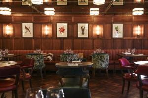 Restaurant o un lloc per menjar a Crazy Bear Stadhampton