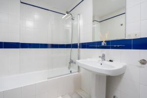 Koupelna v ubytování Apartoyou - Vistahermosa