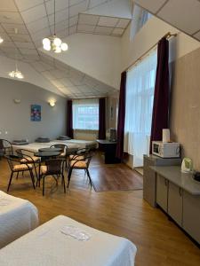 A seating area at Narva Kangelaste 2 Apartments