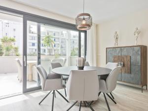 Posezení v ubytování Sitges Spaces Urban Beach Flat- 3 Bedrooms, 3 Bathrooms, Huge Terrace, Near Beach