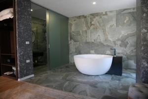 חדר רחצה ב-Hotel Valbor