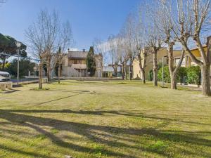 Vonkajšia záhrada v ubytovaní Appartement T2 cabine climatisé, à 400m de la plage, proche commerces, 2ème étage, parking inclus - FR-1-423-272