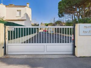 Fotografia z galérie ubytovania Appartement T2 cabine climatisé, à 400m de la plage, proche commerces, 2ème étage, parking inclus - FR-1-423-272 v destinácii Le Grau-dʼAgde + 5 fotografií