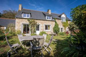 Κήπος έξω από το Ty Moune highly sought after location