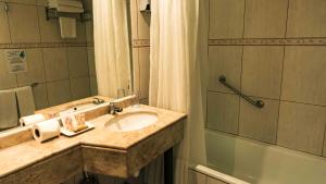 Koupelna v ubytování Hotel Eurotel El Bosque
