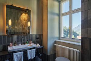 Koupelna v ubytování A-ROSA Collection Straubinger Grand Hotel Bad Gastein