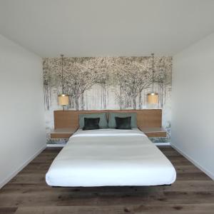 Postel nebo postele na pokoji v ubytování Afrodite Styling Penthouse + 31 fotografií