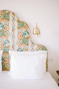 Praia do Canal Nature Retreat - Small Luxury Hotels of the World客房内的一张或多张床位