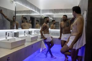 Hosté ubytování Spartacus hostel boutique for men + 22 fotografií