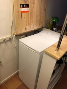 Kuhinja ili čajna kuhinja u objektu Sjönära lägenghet på landet