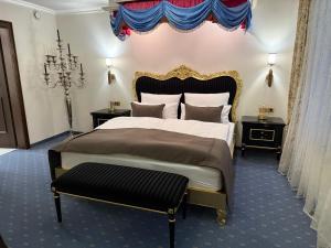 Hotel Kaiser客房内的一张或多张床位
