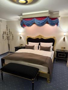Hotel Kaiser客房内的一张或多张床位