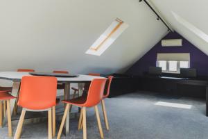 Gallery image of Newmarket Gem 5-Bedroom Home with Game Room and Cozy Spaces in Kilsby