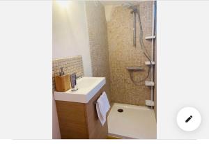 Koupelna v ubytování Charmant T2 au coeur des Cévennes