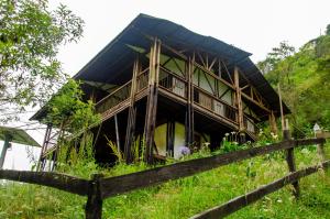 Budova, kde se kemp nachází