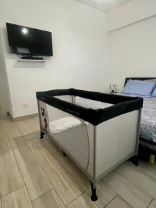 TV/Unterhaltungsangebot in der Unterkunft Elegant & Spacious 2BR 2BA Unit with Private Patio