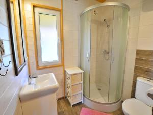 Kúpeľňa v ubytovaní 2-storey holiday homes, Ustronie Morskie