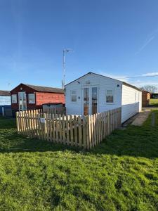 Gallery image of All Seasons Chalet Breaks in Leysdown-on-Sea +51 photos