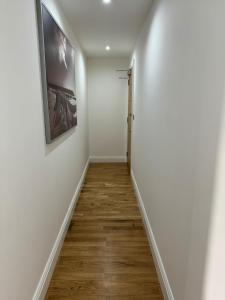 Gallery image of 3 bedrooms and 2 bathrooms Flat in Heston +17 photos