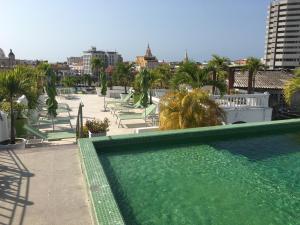 une piscine sur le toit d'un immeuble dans l'établissement Hotel Monterrey, à Carthagène des Indes 22 autres photos
