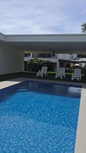 Bazén v ubytování Island Accommodation Suva Premier Hospitality nebo v jeho okolí