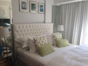 Tempat tidur dalam kamar di Luxury Apartment Recoleta