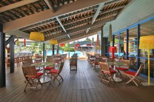 En restaurang eller annat matställe på La Creole Beach Hotel & Spa