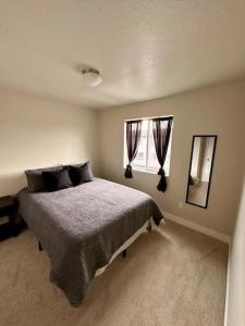 Billede fra billedgalleriet på Newly Built Chic Utah Valley Gem l Theo i American Fork