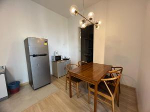 Η κουζίνα ή μικρή κουζίνα στο cube8teen apartment by wendy