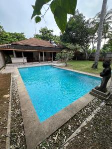 Πισίνα στο ή κοντά στο Villa Oceana tanjung lesung