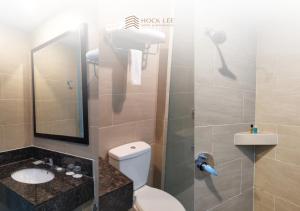 Koupelna v ubytování Hock Lee Hotel & Residences