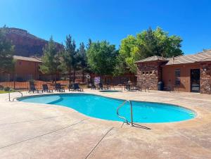 Πισίνα στο ή κοντά στο Spacious Townhome by Utah National Parks Sleeps 8 +50 φωτογραφίες