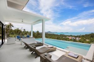 Naturlandskabet i nærheden af villaen