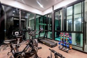 Γυμναστήριο ή/και όργανα γυμναστικής στο Sea & Mountain Views Apartment A602 at VV Patong