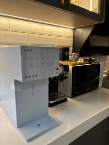 French Style Comfy Homestay Alor Setar 现代极简法式温馨民宿的厨房或小厨房