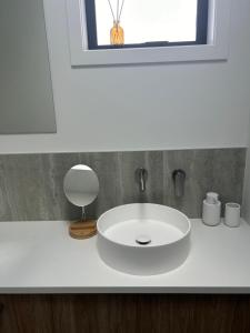 Gallery image ng Birdsong Water View 2 Bedroom Apartment sa Raglan