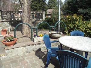 A garden outside Hotel Il Nibbio
