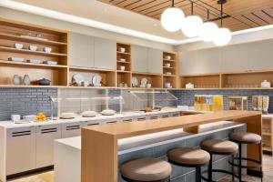 Kuchyň nebo kuchyňský kout v ubytování Hyatt Place Columbus Polaris